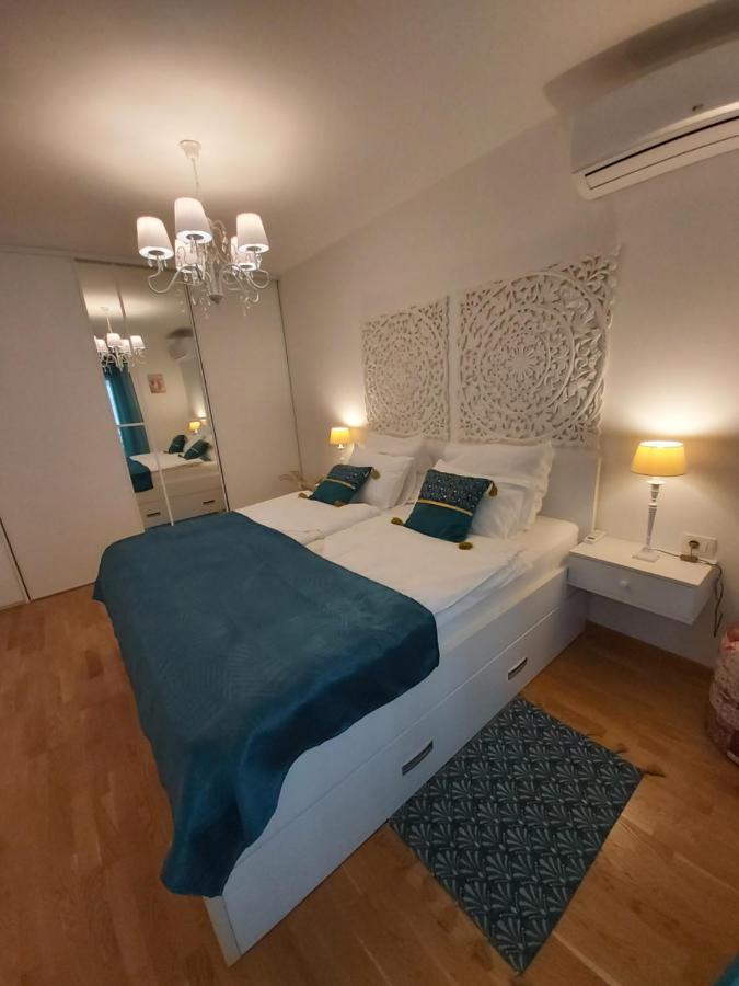 Beachfront Fontana 20 Budva Bagian luar foto