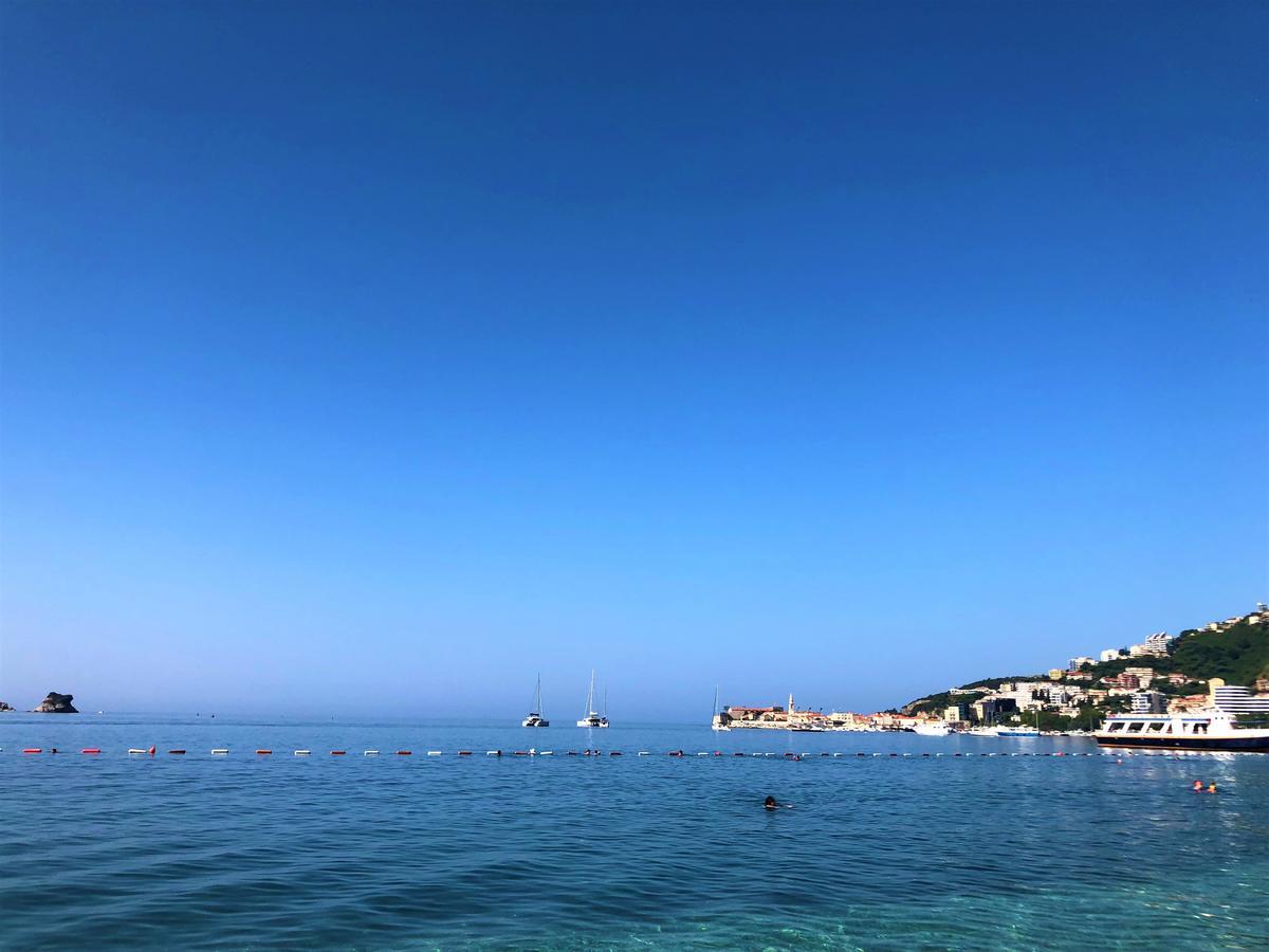 Beachfront Fontana 20 Budva Bagian luar foto