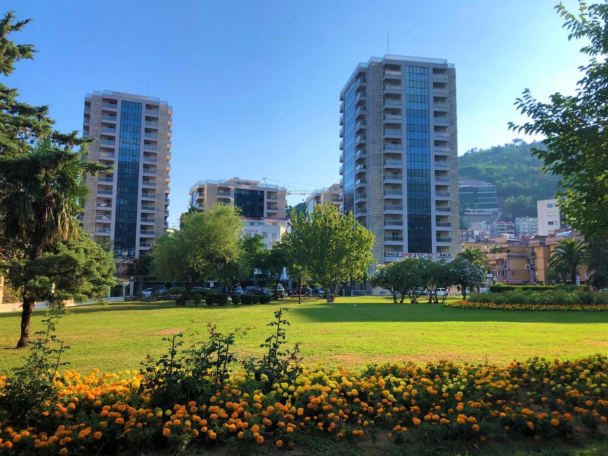 Beachfront Fontana 20 Budva Bagian luar foto