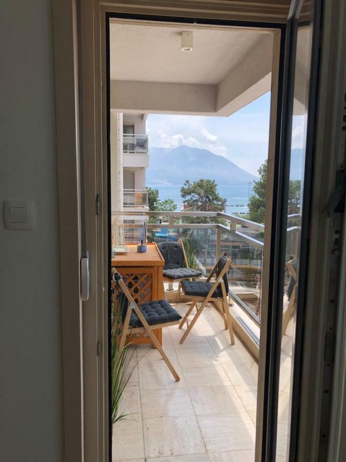 Beachfront Fontana 20 Budva Bagian luar foto